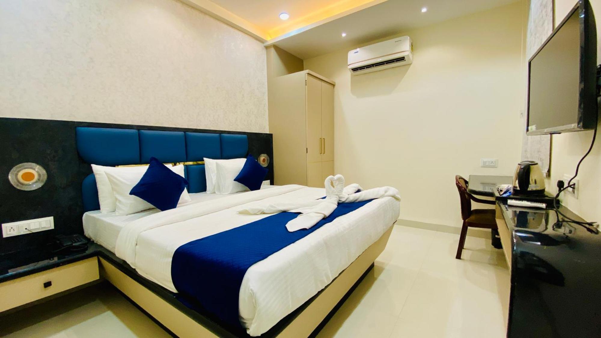 Hotel Aranyasutra Inaya, Indore Eksteriør bilde