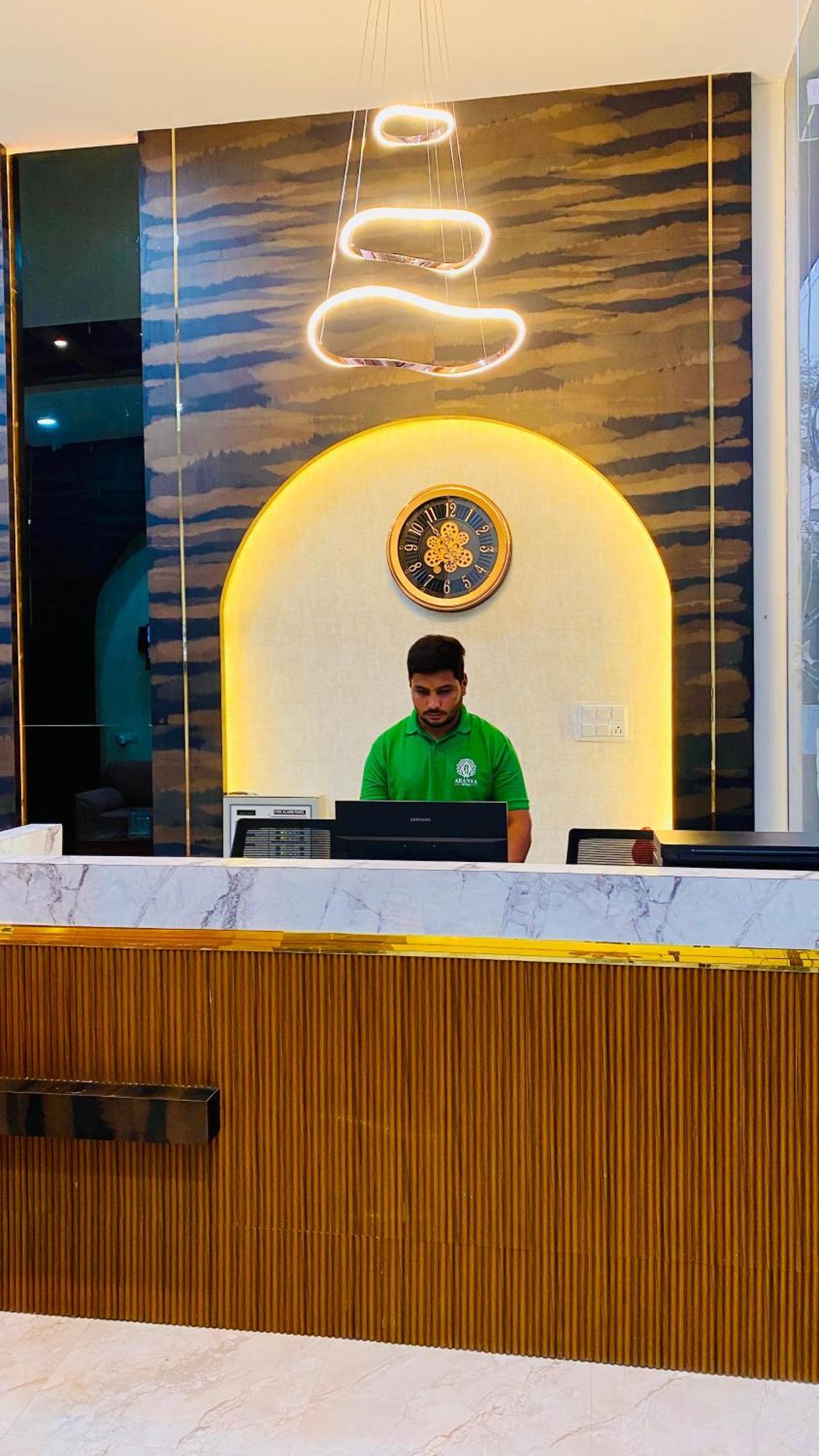 Hotel Aranyasutra Inaya, Indore Eksteriør bilde