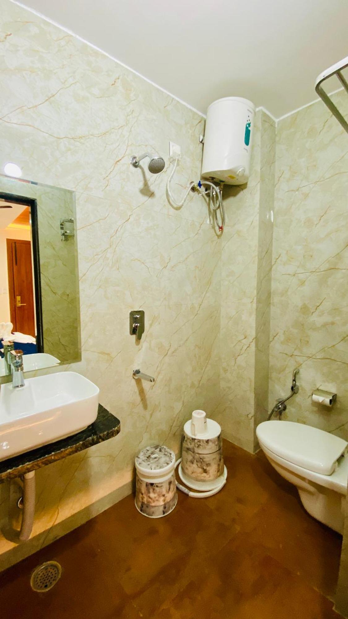 Hotel Aranyasutra Inaya, Indore Eksteriør bilde