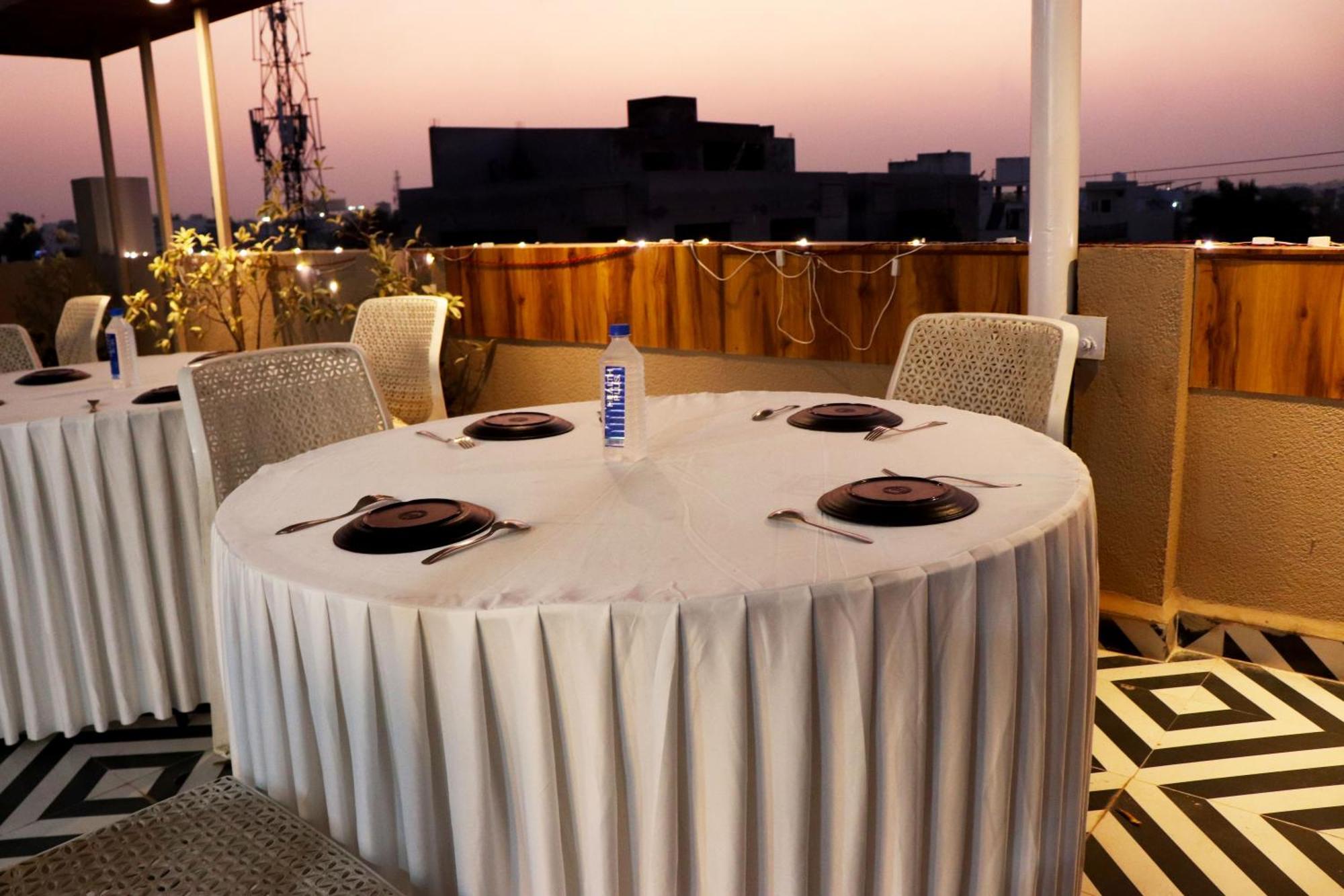 Hotel Aranyasutra Inaya, Indore Eksteriør bilde