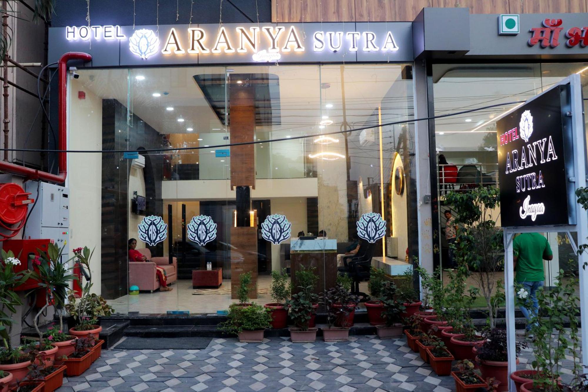 Hotel Aranyasutra Inaya, Indore Eksteriør bilde